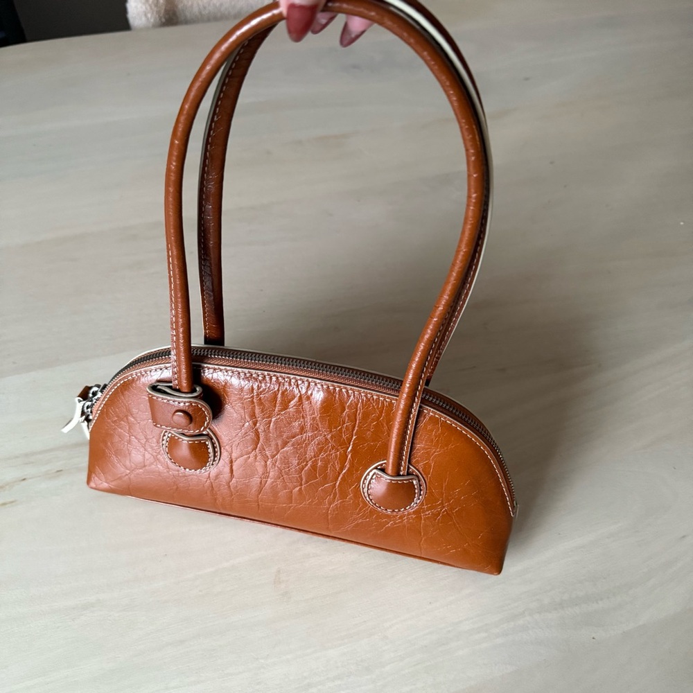 Margesherwood Elegant Brown Leather Shoulder Bag - Picture 5 of 6
